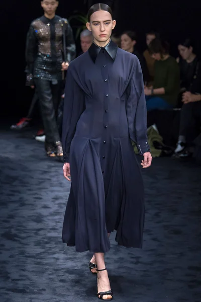 Look 49
